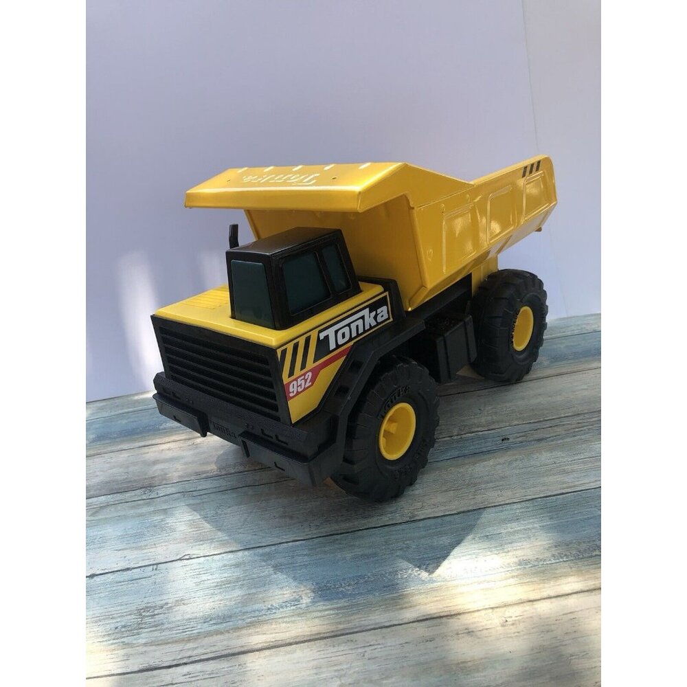 Tonka Steel Classics - Mighty Dump Truck
